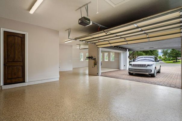 Garage, Interior