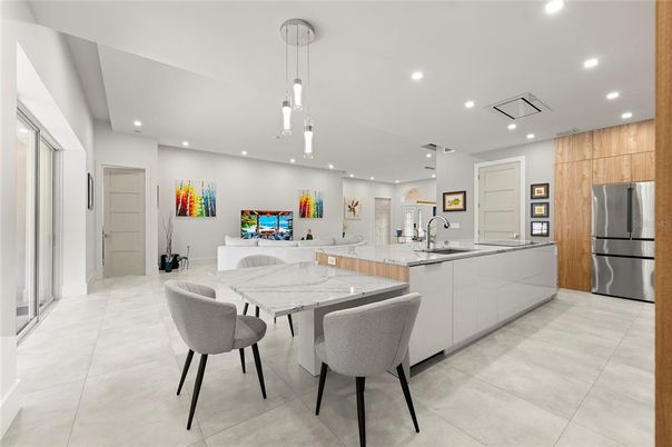 Dining room, Interior, Kitchen, Pendant Lights, Recessed Lighting, Stainless Steel Appliances