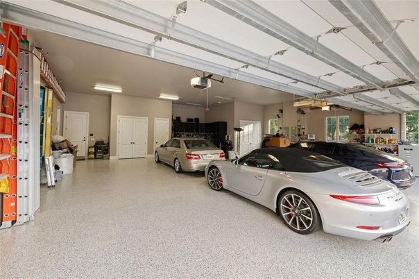 Garage, Interior
