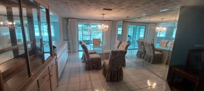 Chandelier, Dining room, Interior, Pendant Lights