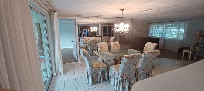 Chandelier, Dining room, Interior, Pendant Lights