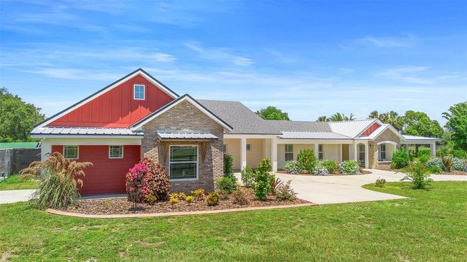 Exterior, Facade, Brick Facade, Ranch