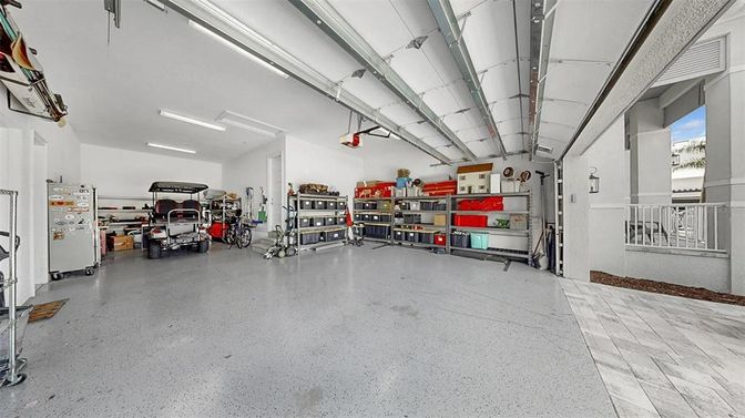 Garage, Interior