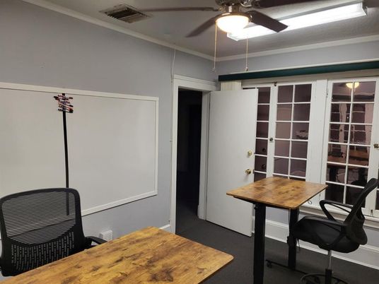 Home Office, Interior
