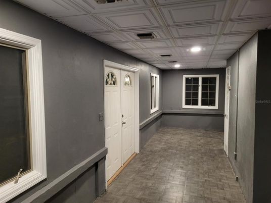 Interior, Recessed Lighting, Wood Texture Flooring
