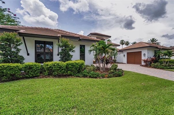Backyard, Detached Garage, Exterior