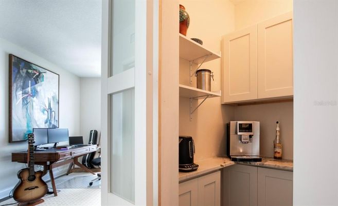 Home Office, Interior