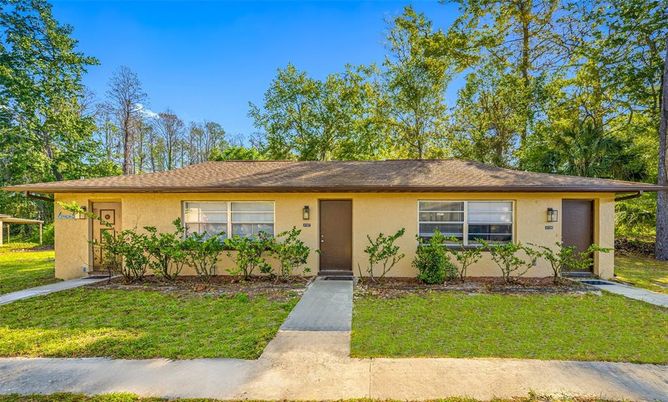Backyard, Exterior, Facade, Ranch