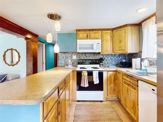 Interior, Kitchen, Pendant Lights, Recessed Lighting, Wood Texture Flooring