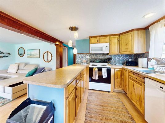 Interior, Kitchen, Living room, Pendant Lights, Recessed Lighting, Wood Texture Flooring