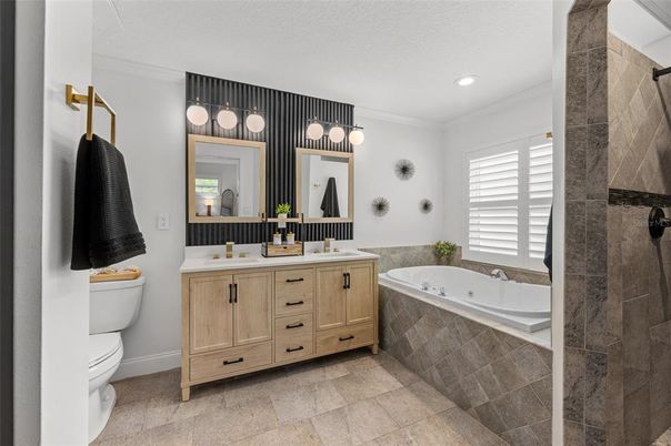 Bathroom, Dual Sink Vanities, Interior, Recessed Lighting