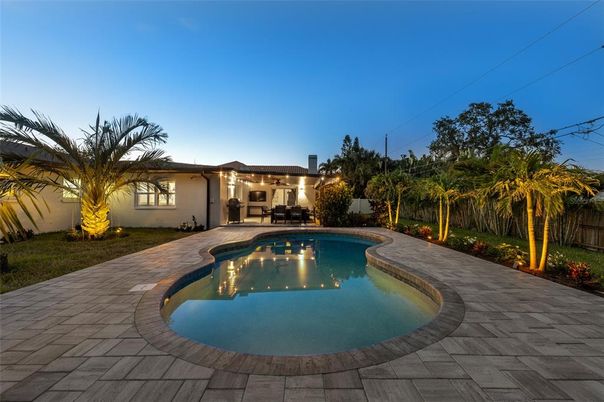 Exterior, Pool