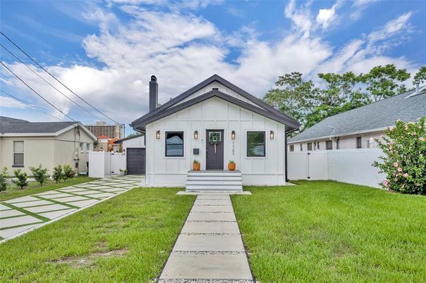 Backyard, Exterior, Facade, Farmhouse