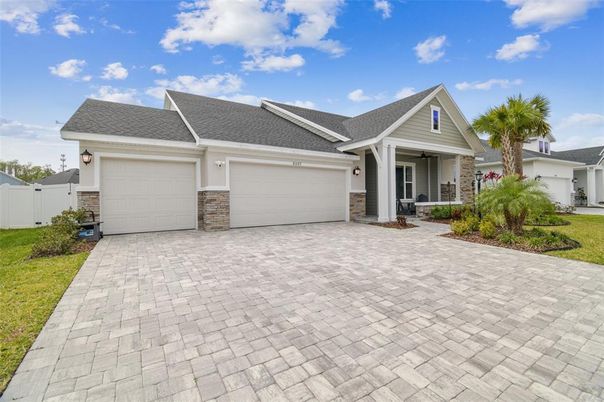 Attached, Exterior, Facade, Ranch