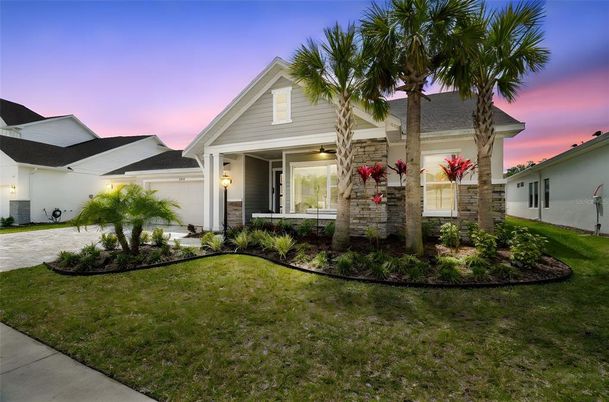 Attached, Exterior, Facade, Ranch