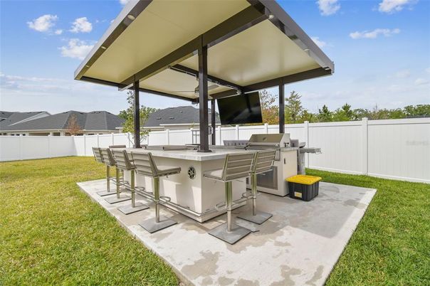 Backyard, Exterior