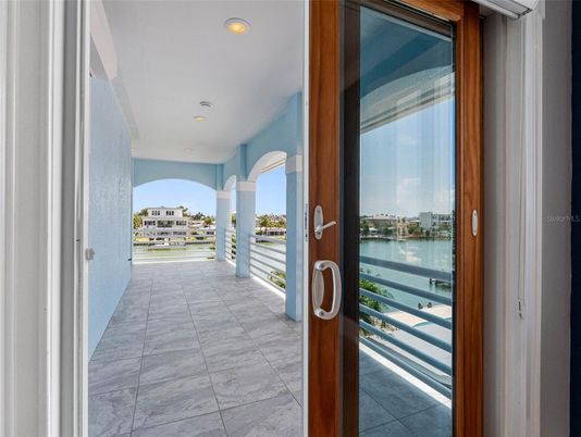 Interior, Recessed Lighting, Water