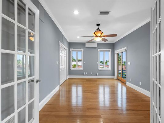 Empty room, Interior, Recessed Lighting, Wood Texture Flooring