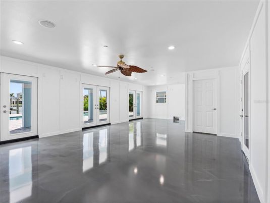 Empty room, Interior, Recessed Lighting