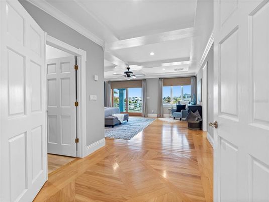 Interior, Recessed Lighting, Wood Texture Flooring