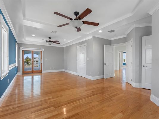 Empty room, Interior, Recessed Lighting, Wood Texture Flooring