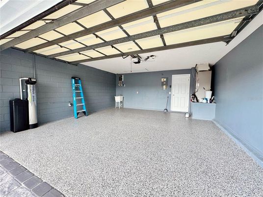 Garage, Interior
