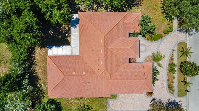 Exterior, Drone