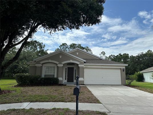 Attached, Exterior, Facade, Ranch