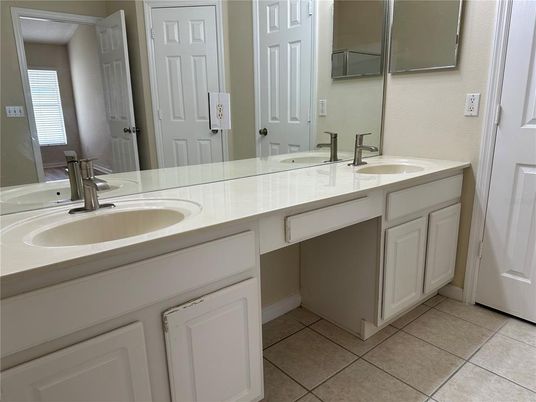 Bathroom, Dual Sink Vanities, Interior