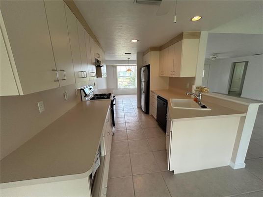 Interior, Kitchen, Recessed Lighting
