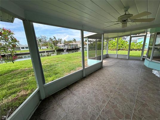 Interior, Sun Room, Water