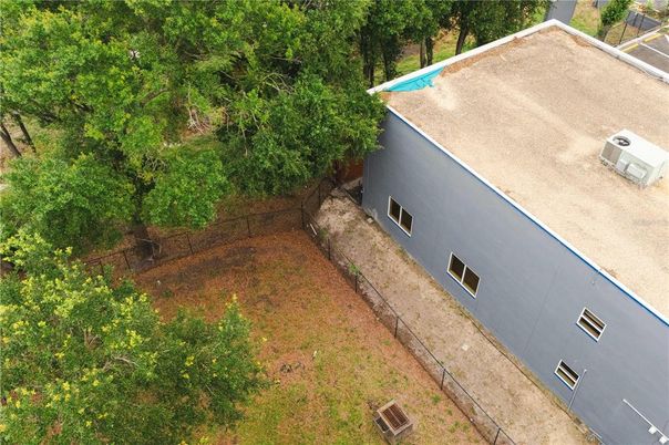 Exterior, Drone