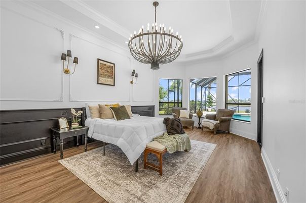 Chandelier, Interior, Living room, Pendant Lights, Recessed Lighting, Wood Texture Flooring