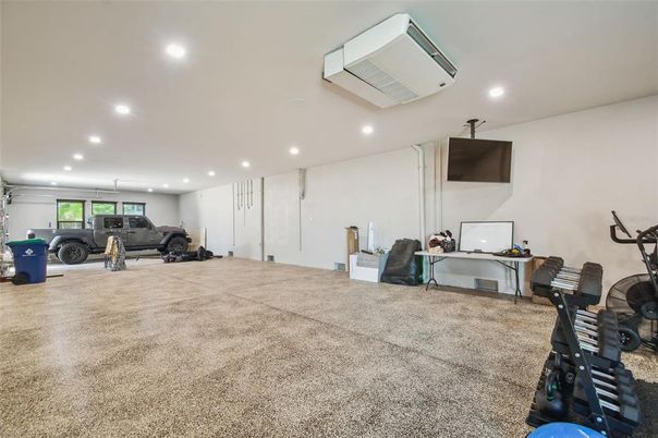 Fitness Equipment, Interior, Recessed Lighting