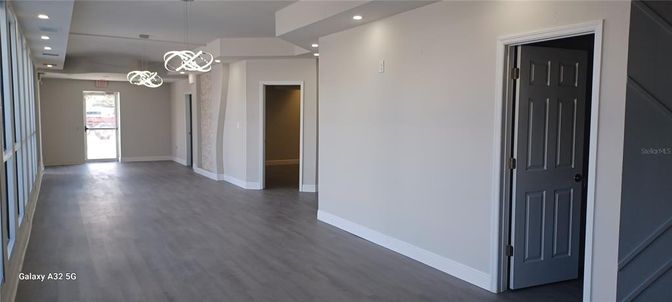 Interior, Pendant Lights, Recessed Lighting, Wood Texture Flooring