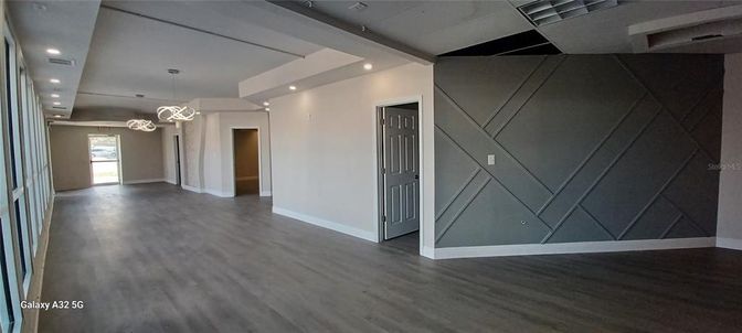Empty room, Interior, Pendant Lights, Recessed Lighting, Wood Texture Flooring