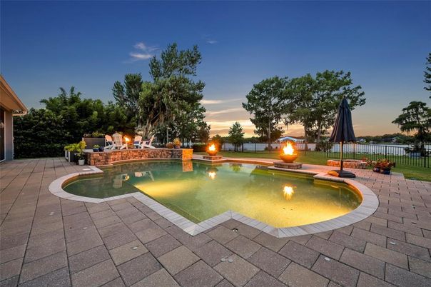 Exterior, Pool
