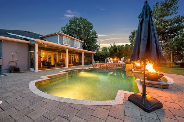 Exterior, Pool