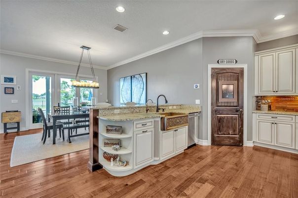 Chandelier, Dining room, Interior, Kitchen, Recessed Lighting, Wood Texture Flooring