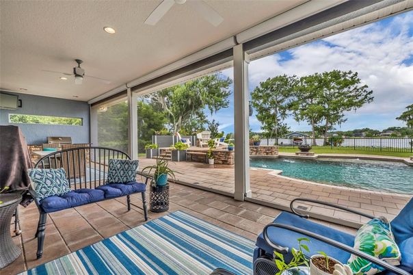 Interior, Pool, Recessed Lighting, Sun Room