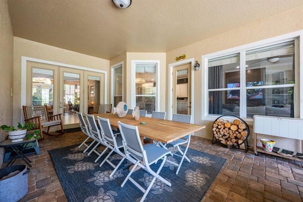 Dining room, Exterior
