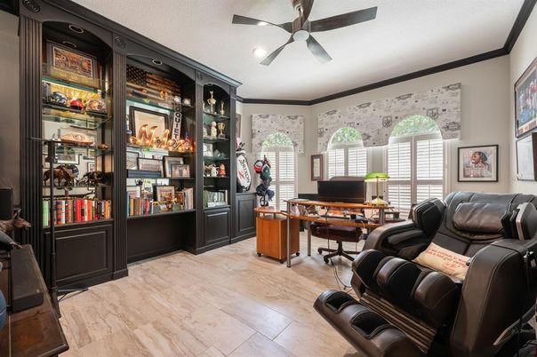 Home Office, Interior, Recessed Lighting, Wood Texture Flooring