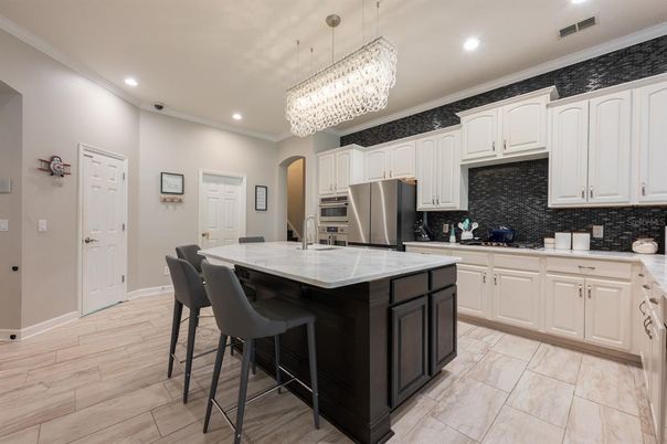 Chandelier, Interior, Kitchen, Recessed Lighting, Stainless Steel Appliances