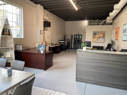 Home Office, Interior