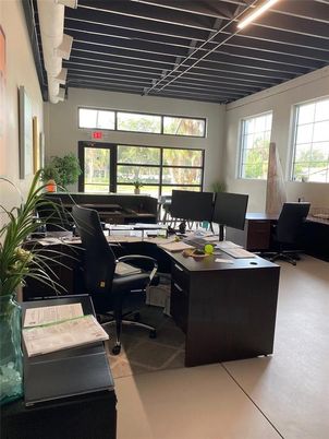 Home Office, Interior