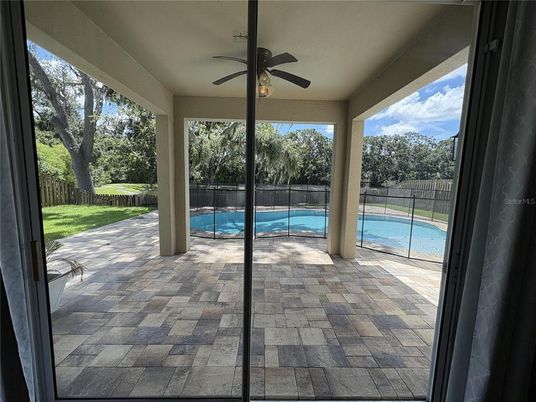 Interior, Pool, Sun Room