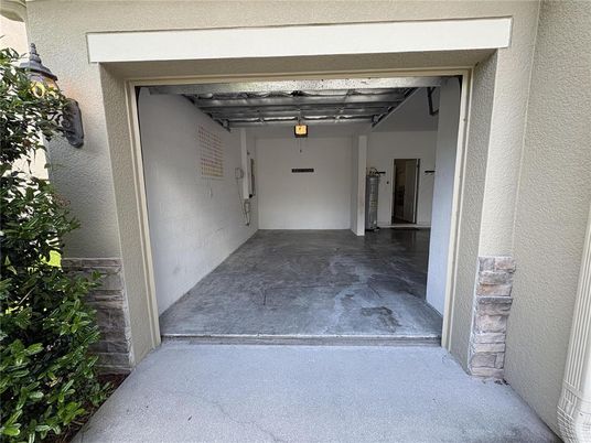 Exterior, Garage