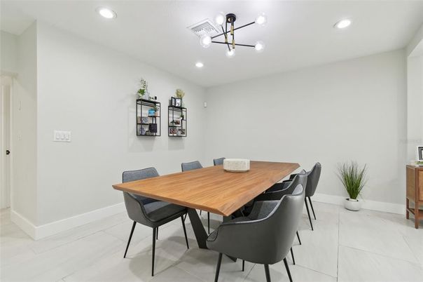 Dining room, Interior, Pendant Lights, Recessed Lighting