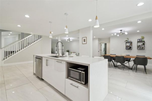 Dining room, Interior, Kitchen, Pendant Lights, Recessed Lighting, Stainless Steel Appliances