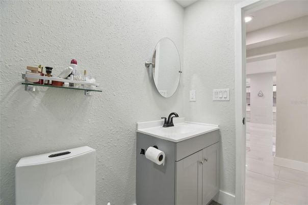 Bathroom, Interior, Recessed Lighting
